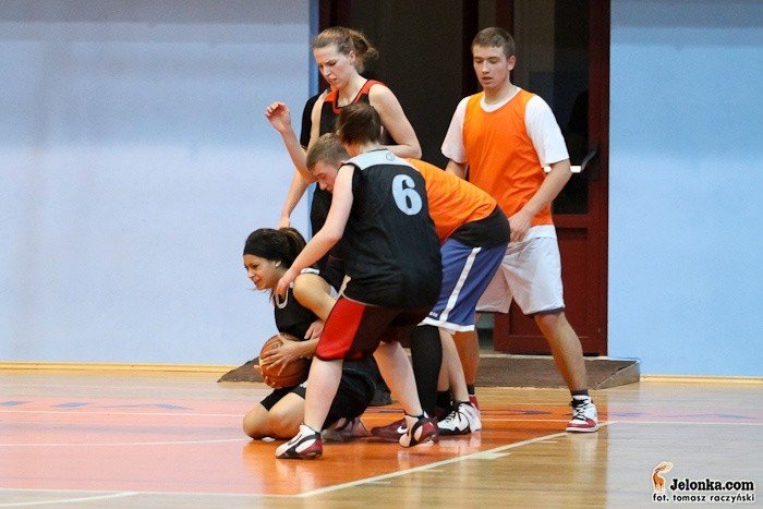 koszykarze-amatorzy-rozegrali-3-kolejke-mos-sudetow-basket-ligi-32589