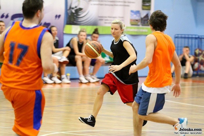 koszykarze-amatorzy-rozegrali-3-kolejke-mos-sudetow-basket-ligi-32589