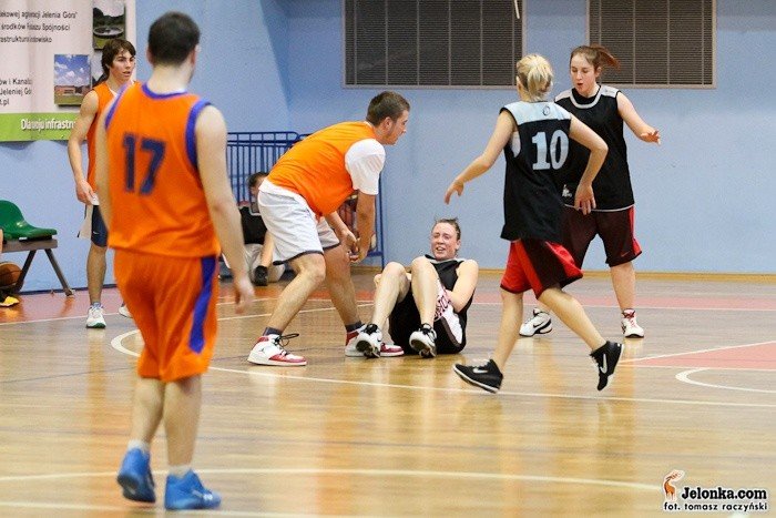 koszykarze-amatorzy-rozegrali-3-kolejke-mos-sudetow-basket-ligi-32589
