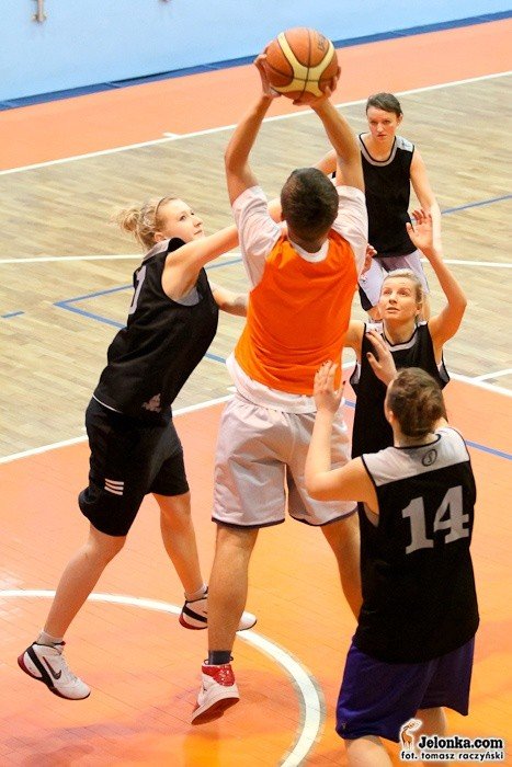 koszykarze-amatorzy-rozegrali-3-kolejke-mos-sudetow-basket-ligi-32589