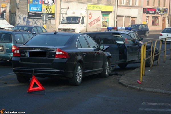 kolizja-przy-baszcie-grodzkiej-kobieta-trafia-do-szpitala-32599