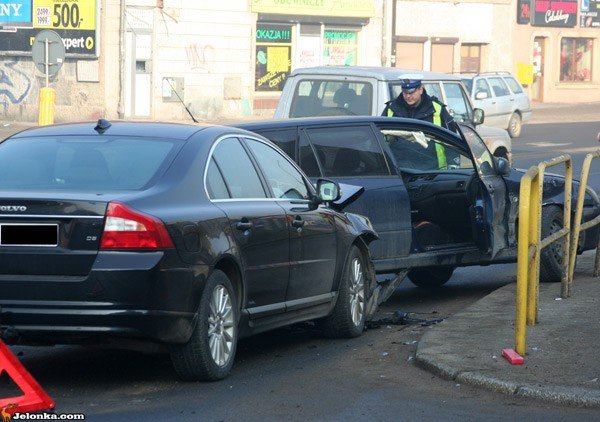 kolizja-przy-baszcie-grodzkiej-kobieta-trafia-do-szpitala-32599