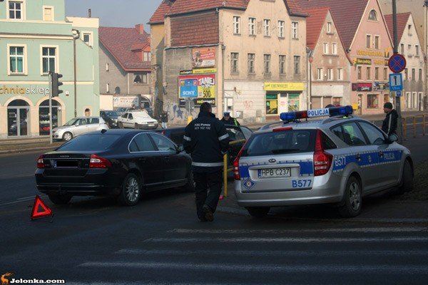 kolizja-przy-baszcie-grodzkiej-kobieta-trafia-do-szpitala-32599