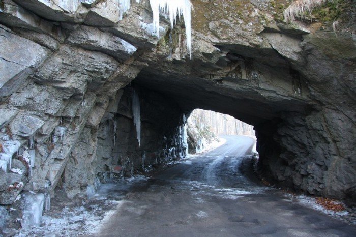 niebezpiecznie-w-drogowej-grocie-32664