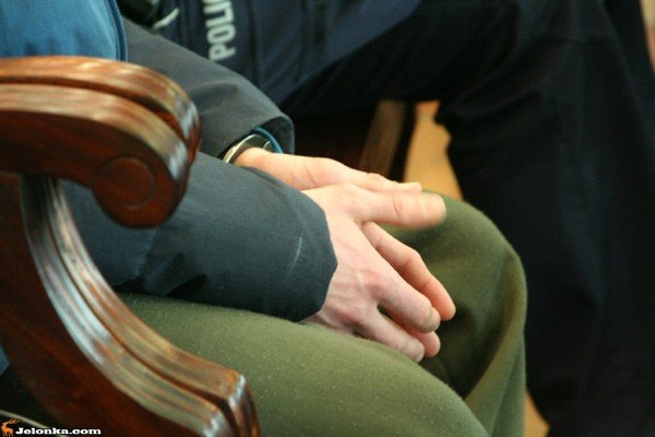 utopi-sasiada-w-szambie-zabojca-bo-byem-pijany-32670