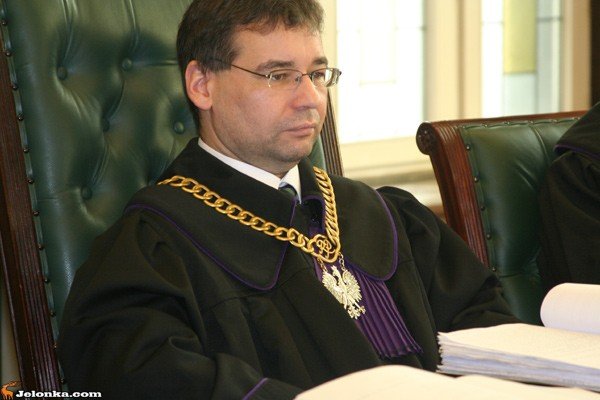utopi-sasiada-w-szambie-zabojca-bo-byem-pijany-32670