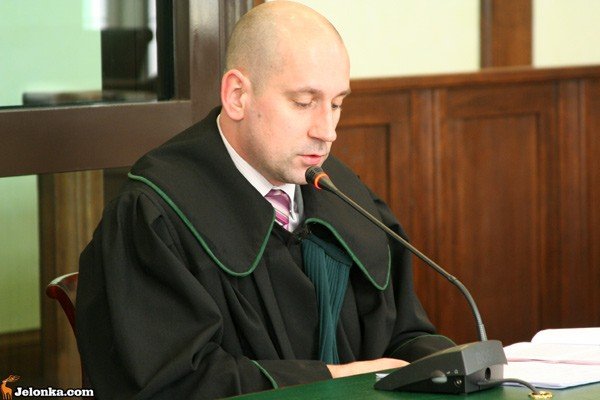 utopi-sasiada-w-szambie-zabojca-bo-byem-pijany-32670