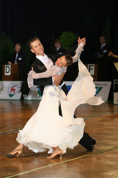 taniec-subtelny-balans-pomiedzy-ideaem-a-pieknem-32672