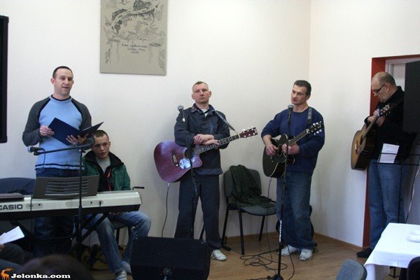 poetyckie-i-muzyczne-zyczenia-zza-krat-32761