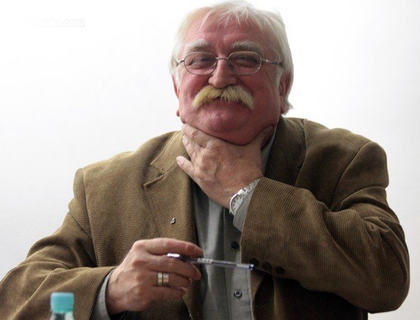 podziemia-to-zya-zota-co-z-tablica-dla-hanny-reitsch-32773