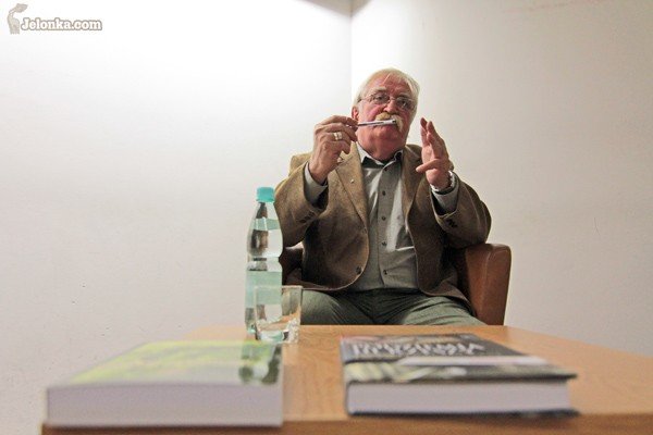podziemia-to-zya-zota-co-z-tablica-dla-hanny-reitsch-32773