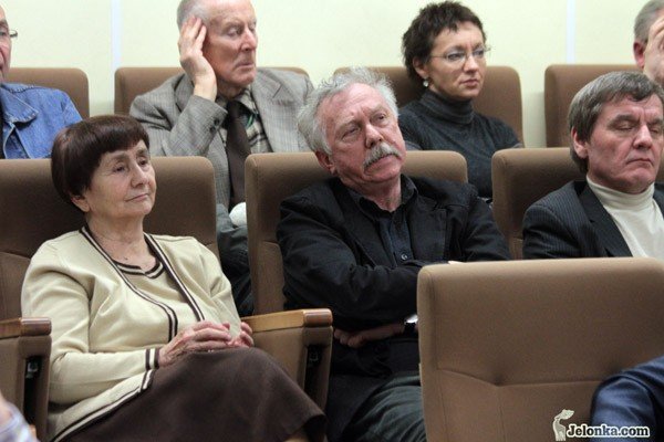 podziemia-to-zya-zota-co-z-tablica-dla-hanny-reitsch-32773