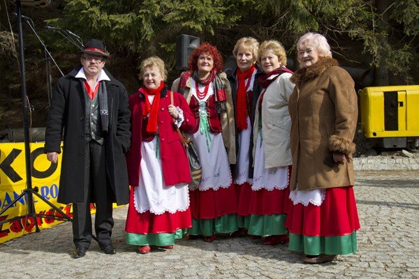 zjazd-rogatymi-na-resztkach-sniegu-32838