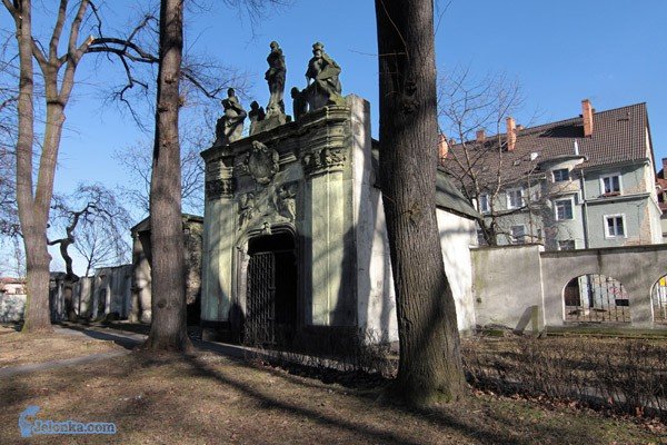 zapowiedz-rewaloryzacji-kaplic-tablice-na-poczatek-32861