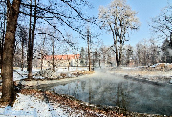 Pałac Schaffgotschów od strony Parku Zdrojowego. Luty 2011.