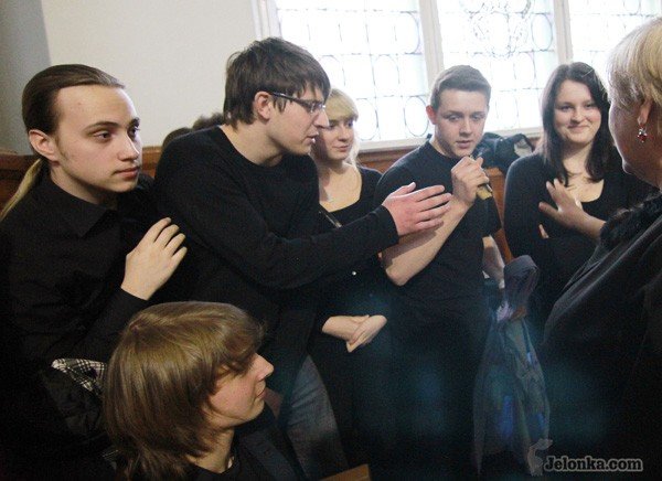 wystawili-kartoteke-w-szkolnej-auli-w-roku-rozewicza-32918