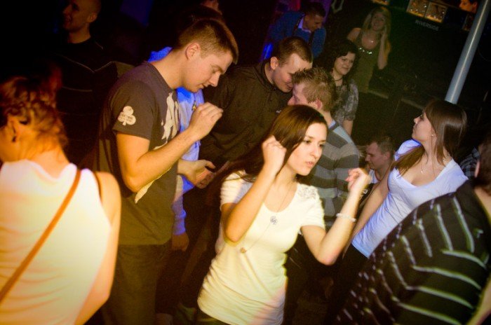 studenci-juz-pena-geba-otrzesiny-w-riverside-32929