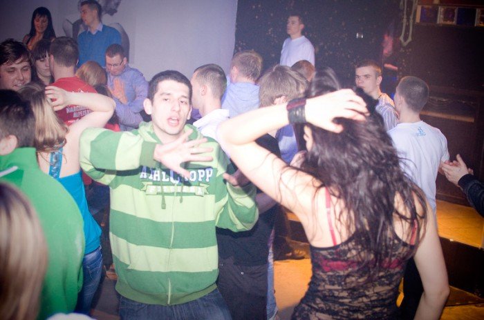 studenci-juz-pena-geba-otrzesiny-w-riverside-32929