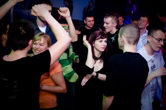 studenci-juz-pena-geba-otrzesiny-w-riverside-32929