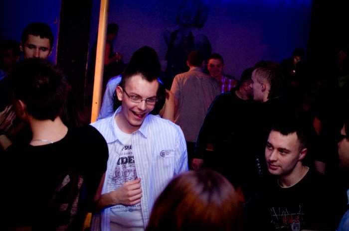 studenci-juz-pena-geba-otrzesiny-w-riverside-32929