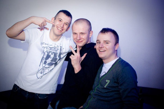 studenci-juz-pena-geba-otrzesiny-w-riverside-32929