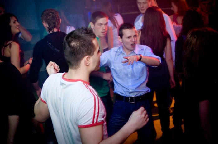 studenci-juz-pena-geba-otrzesiny-w-riverside-32929