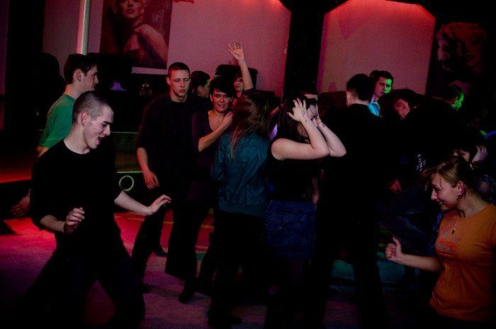 studenci-juz-pena-geba-otrzesiny-w-riverside-32929