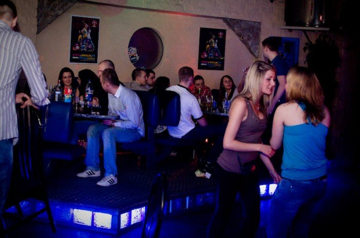studenci-juz-pena-geba-otrzesiny-w-riverside-32929