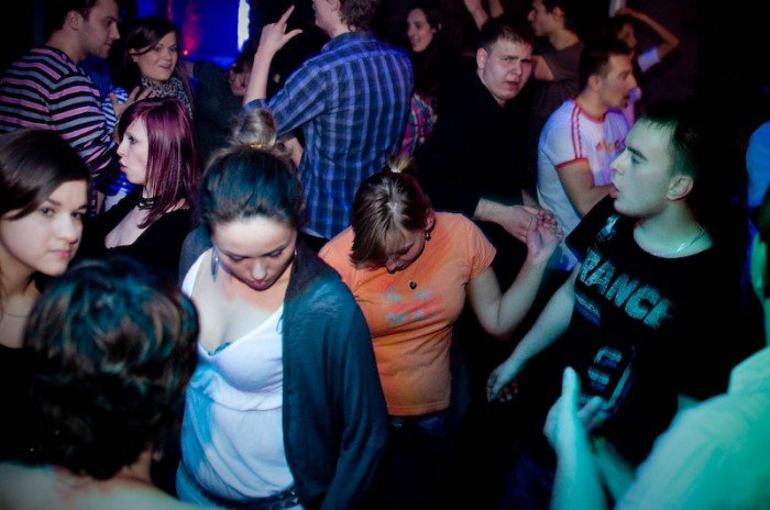 studenci-juz-pena-geba-otrzesiny-w-riverside-32929