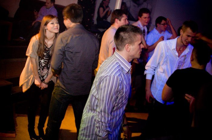 studenci-juz-pena-geba-otrzesiny-w-riverside-32929