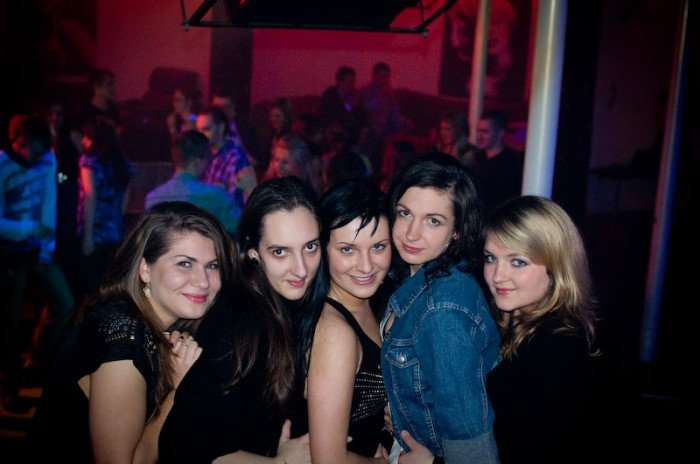 studenci-juz-pena-geba-otrzesiny-w-riverside-32929