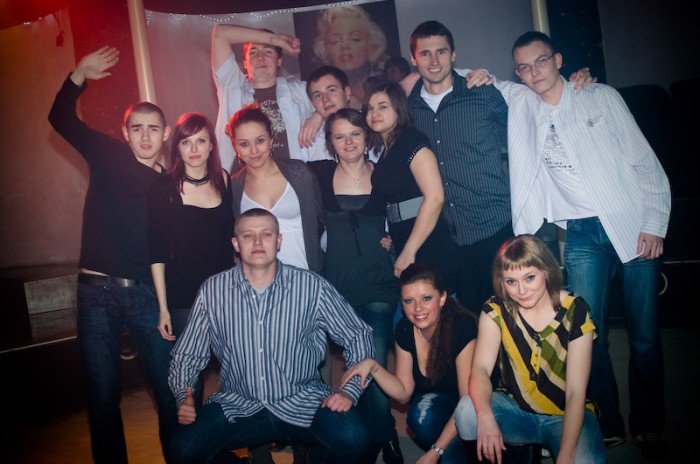 studenci-juz-pena-geba-otrzesiny-w-riverside-32929