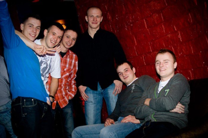 studenci-juz-pena-geba-otrzesiny-w-riverside-32929