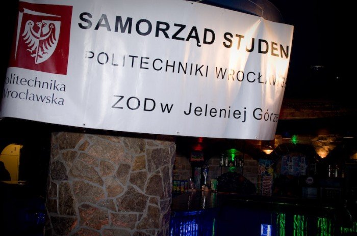 studenci-juz-pena-geba-otrzesiny-w-riverside-32929