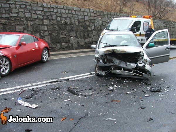 wypadek-na-krajowej-trojce-ranna-kobieta-w-szpitalu-32956
