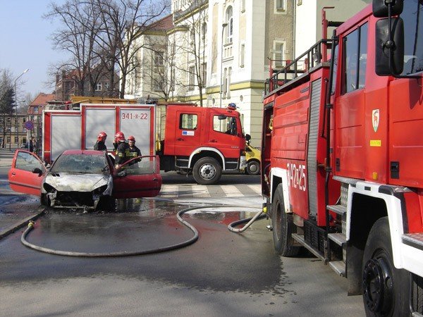 ponacy-peugeot-w-centrum-jeleniej-gory-33027