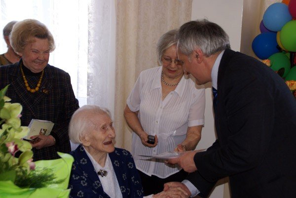 dwiescie-lat-pani-jozefo-urodziny-stulatki-33028