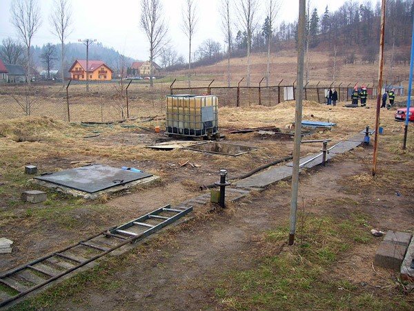 toksyczna-stacja-paliw-podtruwa-bobr-i-radomierke-33037