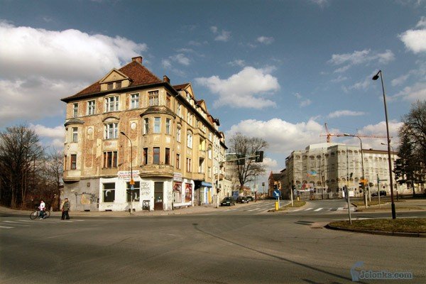 luki-do-wypenienia-na-rogu-wojska-polskiego-i-1-maja-33099