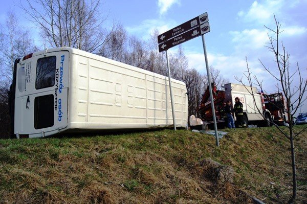pijany-kierowca-busa-wpad-w-poslizg-osmiu-rannych-33214
