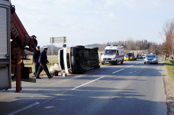 pijany-kierowca-busa-wpad-w-poslizg-osmiu-rannych-33214
