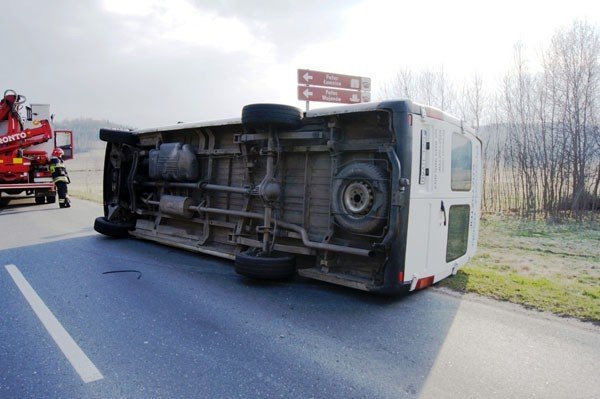 pijany-kierowca-busa-wpad-w-poslizg-osmiu-rannych-33214