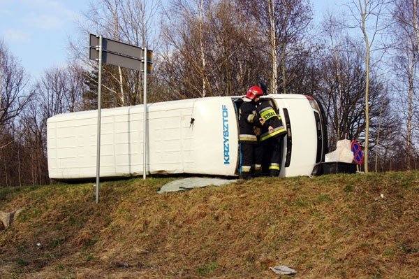 pijany-kierowca-busa-wpad-w-poslizg-osmiu-rannych-33214
