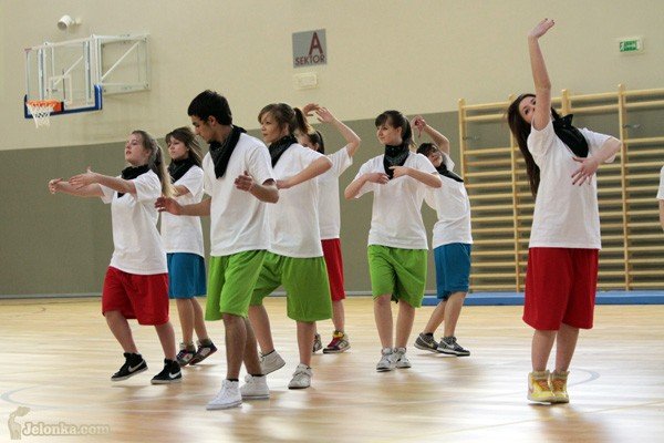 sala-sportowa-przy-kampusie-otwarta-oficjalnie-zywy-pomnik-pamieci-33243