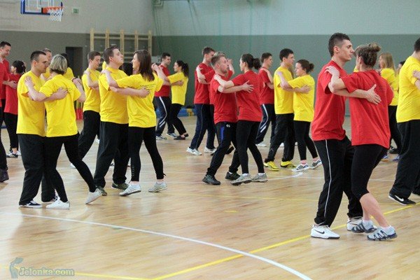sala-sportowa-przy-kampusie-otwarta-oficjalnie-zywy-pomnik-pamieci-33243