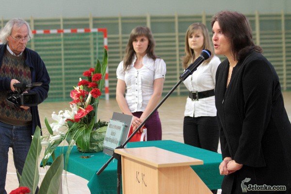 sala-sportowa-przy-kampusie-otwarta-oficjalnie-zywy-pomnik-pamieci-33243