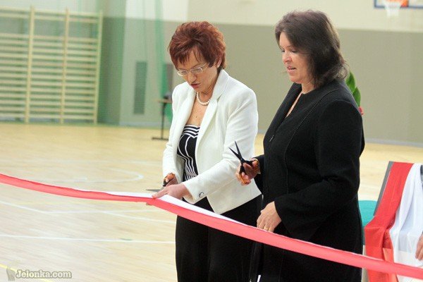 sala-sportowa-przy-kampusie-otwarta-oficjalnie-zywy-pomnik-pamieci-33243
