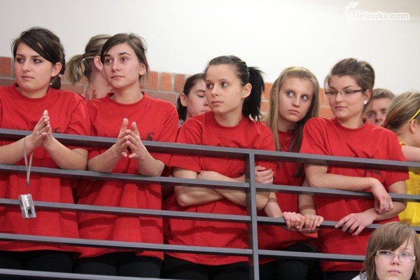 sala-sportowa-przy-kampusie-otwarta-oficjalnie-zywy-pomnik-pamieci-33243