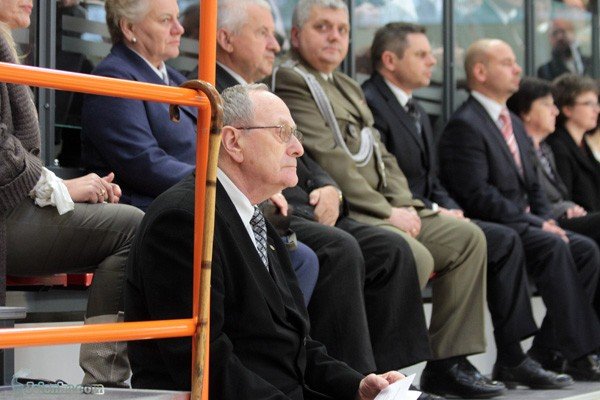 sala-sportowa-przy-kampusie-otwarta-oficjalnie-zywy-pomnik-pamieci-33243
