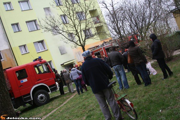 blok-w-dymie-mieszkancy-ewakuowani-33322